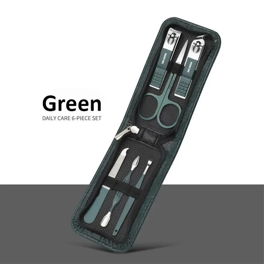 Estuche de manicura profesional de seis piezas de acero inoxidable en verde de Variedad Online, con cortaúñas, tijeras, lima y herramientas para cutículas.