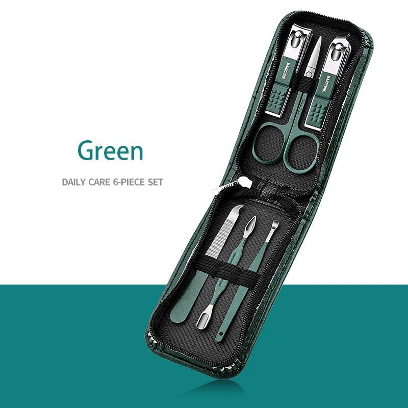 Estuche de manicura profesional de seis piezas de acero inoxidable en verde de Variedad Online, con cortaúñas, tijeras y herramientas para cutículas.